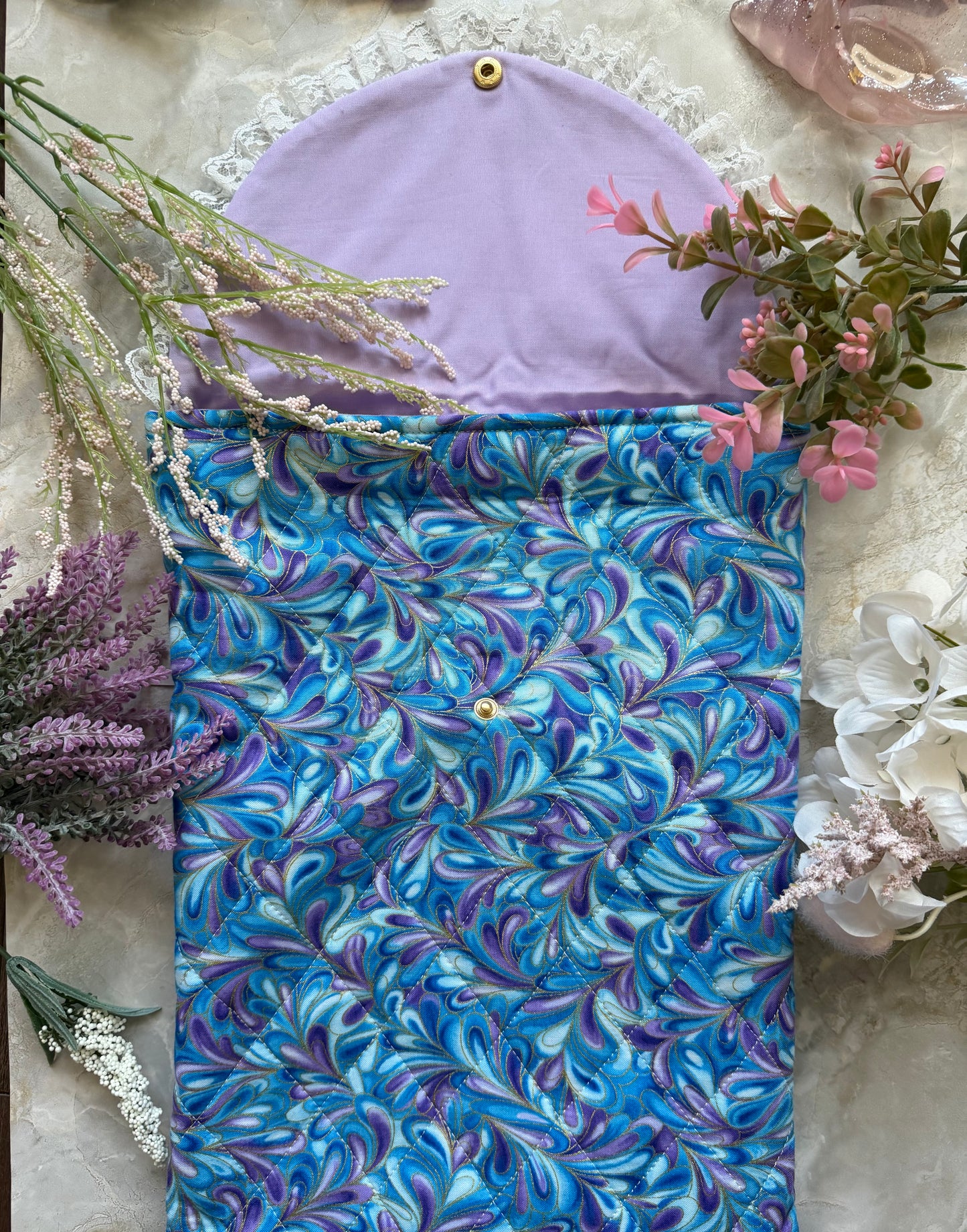 Large Quilted Sleeve With Lace Trim