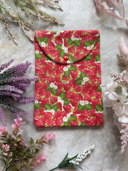 Strawberry Snap Closure Mini Sleeve – Vintage Fruit Pattern Organizer Pouch