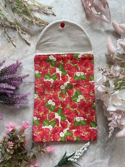 Strawberry Snap Closure Mini Sleeve – Vintage Fruit Pattern Organizer Pouch